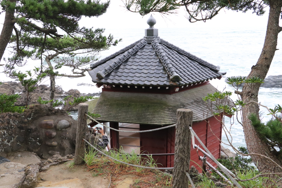 茨城県「六角堂」 岡倉天心が愛した海岸！　「アクアマリンふくしま」から車で３０分程度！